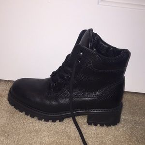 NWOT Black LL Bean Snowseal Laced Boot